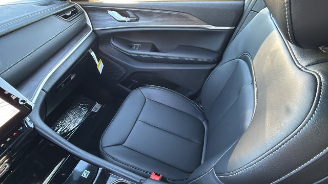 2027 Jeep Grand Cherokee GRAND CHEROKEE L LIMITED 4X2
