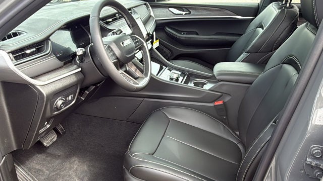 2027 Jeep Grand Cherokee GRAND CHEROKEE L LIMITED 4X2