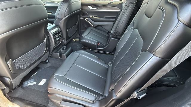 2026 Jeep Grand Cherokee GRAND CHEROKEE L LIMITED 4X2