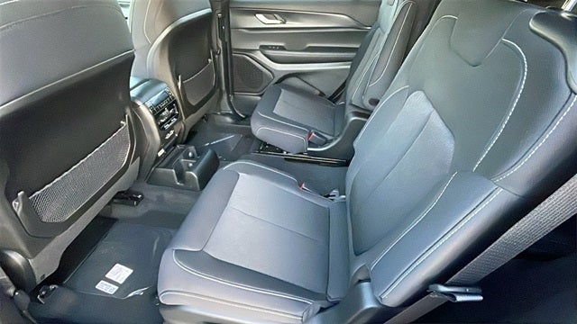 2025 Jeep Grand Cherokee GRAND CHEROKEE L LAREDO X 4X4