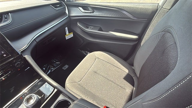 2025 Jeep Grand Cherokee GRAND CHEROKEE L LAREDO X 4X4