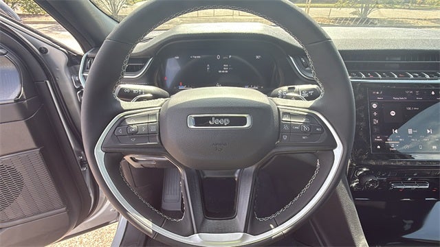 2025 Jeep Grand Cherokee GRAND CHEROKEE L LAREDO X 4X4