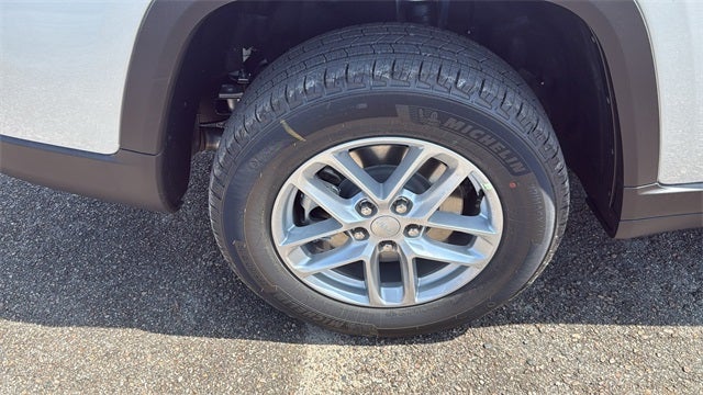 2025 Jeep Grand Cherokee GRAND CHEROKEE L LAREDO X 4X4