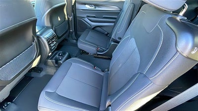 2025 Jeep Grand Cherokee GRAND CHEROKEE L LAREDO X 4X4