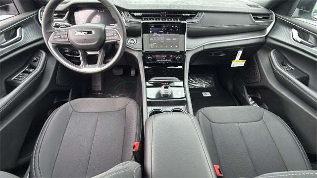 2025 Jeep Grand Cherokee GRAND CHEROKEE L LAREDO X 4X4