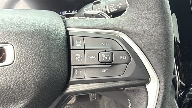 2025 Jeep Grand Cherokee GRAND CHEROKEE L LAREDO X 4X4