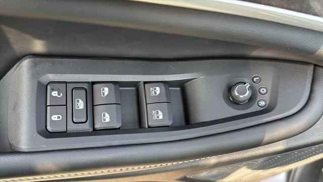 2027 Jeep Grand Cherokee GRAND CHEROKEE L LAREDO ALTITUDE 4X4