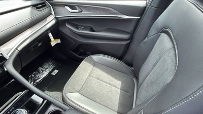 2026 Jeep Grand Cherokee GRAND CHEROKEE L LAREDO ALTITUDE 4X4