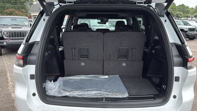 2027 Jeep Grand Cherokee GRAND CHEROKEE L LAREDO ALTITUDE 4X4