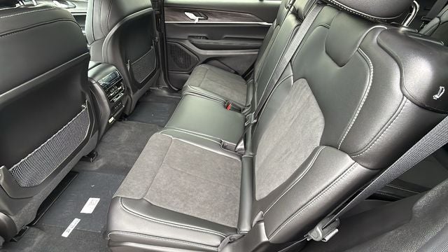 2027 Jeep Grand Cherokee GRAND CHEROKEE L LAREDO ALTITUDE 4X4