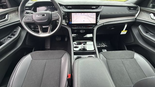 2027 Jeep Grand Cherokee GRAND CHEROKEE L LAREDO ALTITUDE 4X4