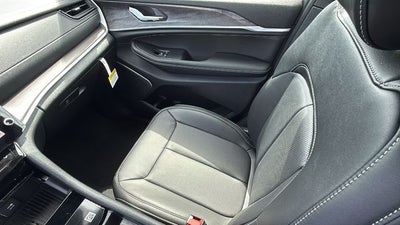 2026 Jeep Grand Cherokee GRAND CHEROKEE L LIMITED RESERVE 4X4