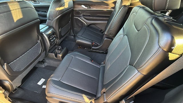 2027 Jeep Grand Cherokee GRAND CHEROKEE L LIMITED RESERVE 4X4