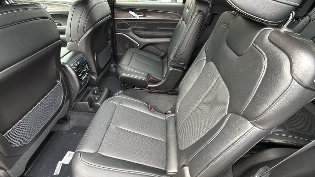 2027 Jeep Grand Cherokee GRAND CHEROKEE L LIMITED RESERVE 4X4