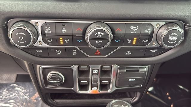 2026 Jeep Gladiator GLADIATOR SAHARA 4X4