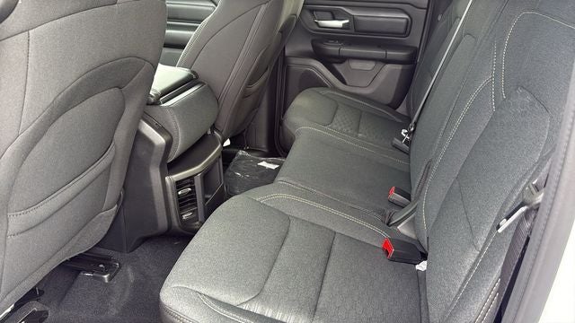2026 RAM 1500 RAM 1500 EXPRESS QUAD CAB 4X2 6'4' BOX
