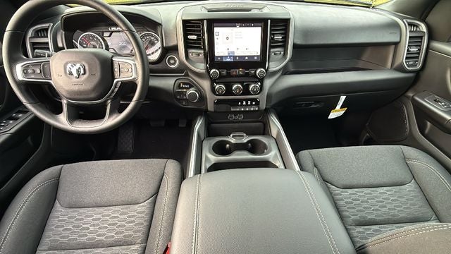 2027 RAM Ram 1500 RAM 1500 EXPRESS CREW CAB 4X4 5'7' BOX