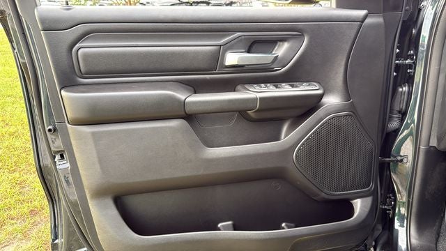 2027 RAM Ram 1500 RAM 1500 EXPRESS CREW CAB 4X4 5'7' BOX