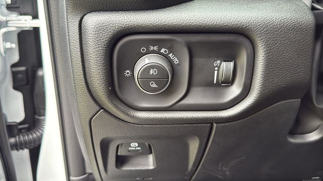 2027 RAM Ram 1500 RAM 1500 EXPRESS CREW CAB 4X4 5'7' BOX