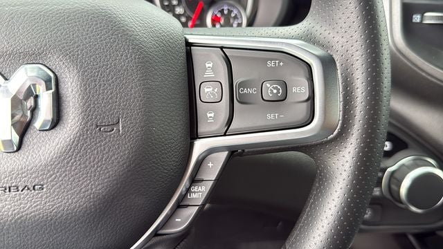 2027 RAM Ram 1500 RAM 1500 EXPRESS CREW CAB 4X4 5'7' BOX