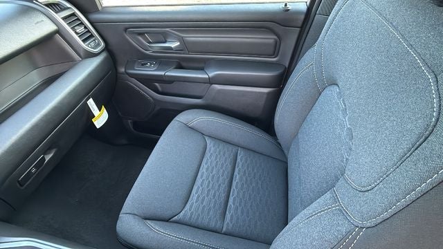 2026 RAM 1500 RAM 1500 EXPRESS CREW CAB 4X4 5'7' BOX
