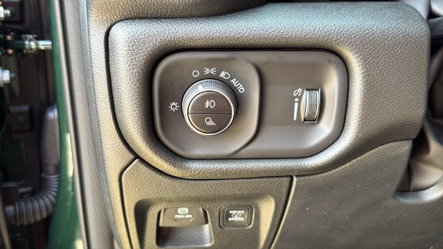 2027 RAM Ram 1500 RAM 1500 WARLOCK CREW CAB 4X4 5'7' BOX