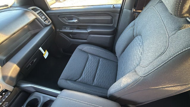 2027 RAM Ram 1500 RAM 1500 EXPRESS CREW CAB 4X4 5'7' BOX