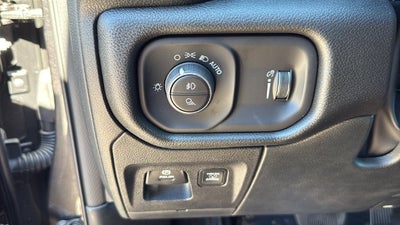 2027 RAM Ram 1500 RAM 1500 EXPRESS CREW CAB 4X4 5'7' BOX