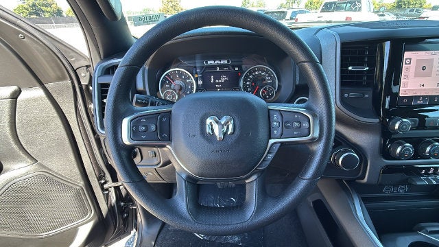 2027 RAM Ram 1500 RAM 1500 EXPRESS CREW CAB 4X4 5'7' BOX