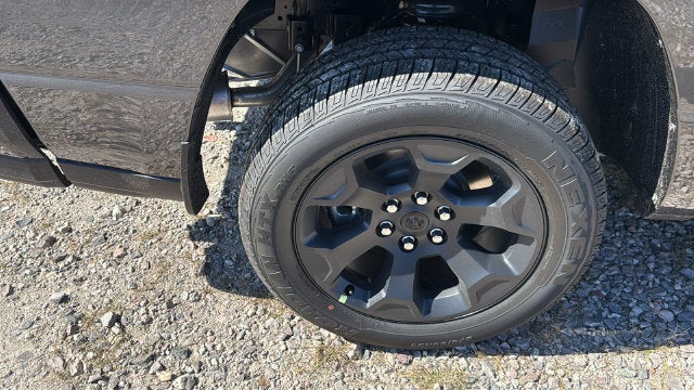 2027 RAM Ram 1500 RAM 1500 EXPRESS CREW CAB 4X4 5'7' BOX