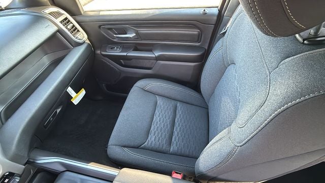 2026 RAM 1500 RAM 1500 EXPRESS CREW CAB 4X4 5'7' BOX