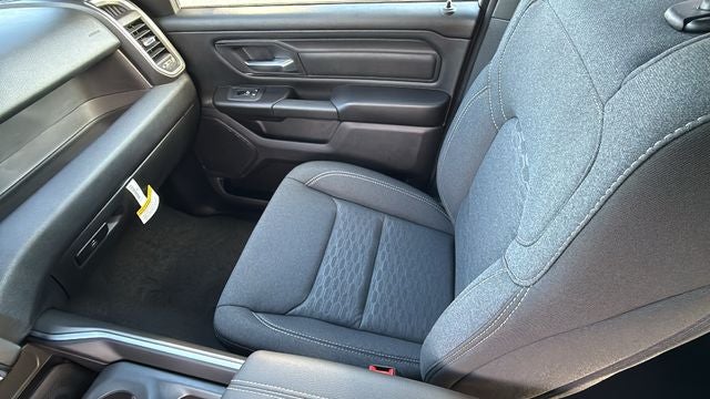 2026 RAM 1500 RAM 1500 EXPRESS CREW CAB 4X4 5'7' BOX