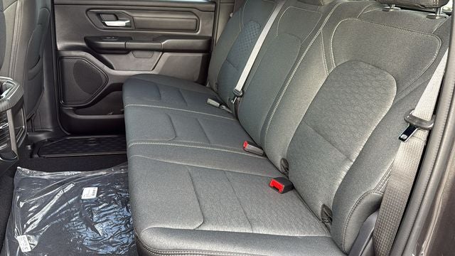 2027 RAM Ram 1500 RAM 1500 EXPRESS CREW CAB 4X4 5'7' BOX