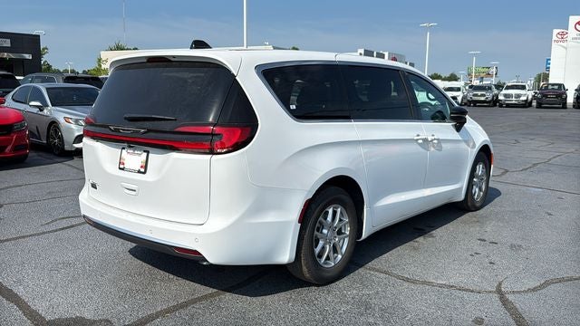 2027 Chrysler Pacifica PACIFICA SELECT