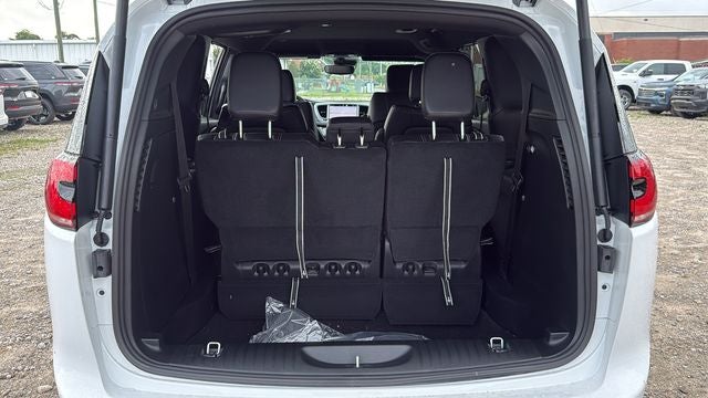 2027 Chrysler Pacifica PACIFICA SELECT