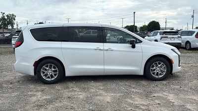 2027 Chrysler Pacifica PACIFICA SELECT