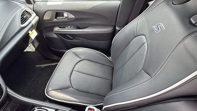 2027 Chrysler Pacifica PACIFICA LIMITED