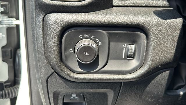 2026 RAM Ram 1500 RAM 1500 TRADESMAN CREW CAB 4X2 5'7' BOX