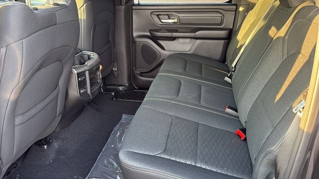 2026 RAM 1500 RAM 1500 EXPRESS CREW CAB 4X4 5'7' BOX