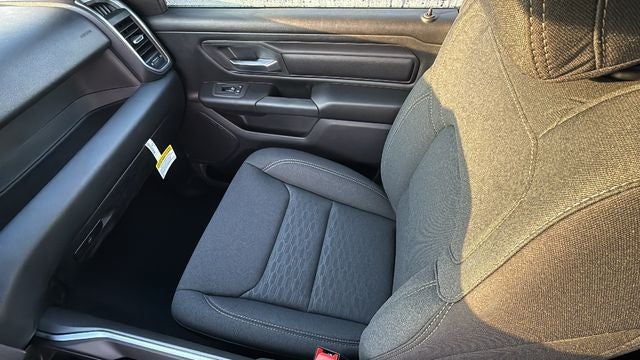 2026 RAM 1500 RAM 1500 EXPRESS CREW CAB 4X4 5'7' BOX