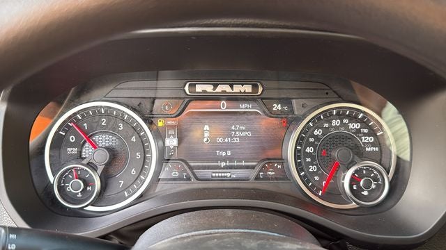 2026 RAM 1500 RAM 1500 EXPRESS CREW CAB 4X4 5'7' BOX