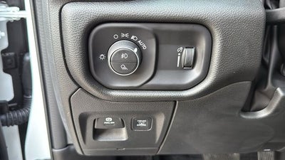 2026 RAM 1500 RAM 1500 EXPRESS CREW CAB 4X4 5'7' BOX