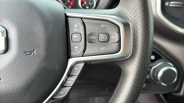 2026 RAM 1500 RAM 1500 EXPRESS CREW CAB 4X4 5'7' BOX