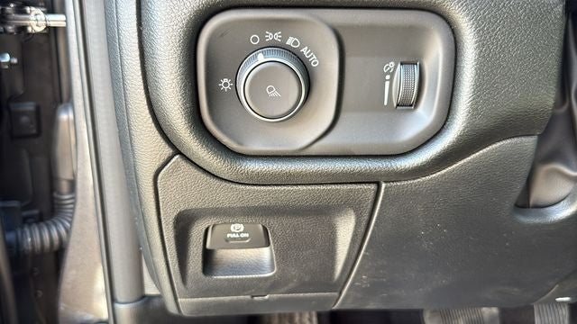 2026 RAM Ram 1500 RAM 1500 TRADESMAN CREW CAB 4X4 5'7' BOX
